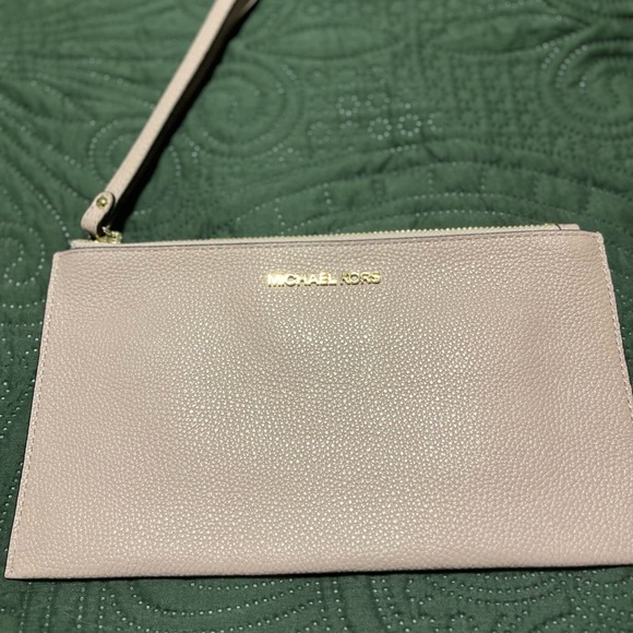 Michael Kors Blush Wristlet Clutch - Picture 1 of 1